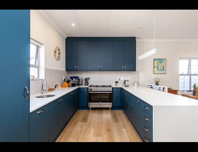 4 BEDROOM FREESTANDING TO LET IN SUNNINGDALE